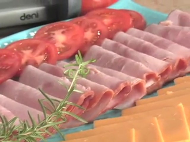Deni&#153; 8 1/2&quot; - blade Electric Slicer  - image 1 from the video